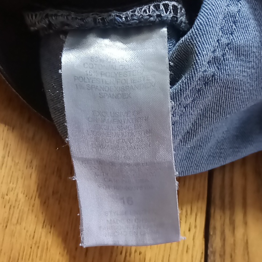 Wit & Wisdom WOMENS Jean Shorts 16 BLUE Preowned Summer Spring Vacation Pool - Picture 7 of 7